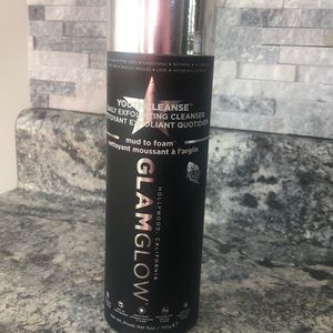 Glam Glow YouthCleanse